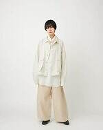 アクシス“シルクナイロン”のスカーフ襟シャツ＆メタルボタンの並ぶコットンブルゾン｜写真1