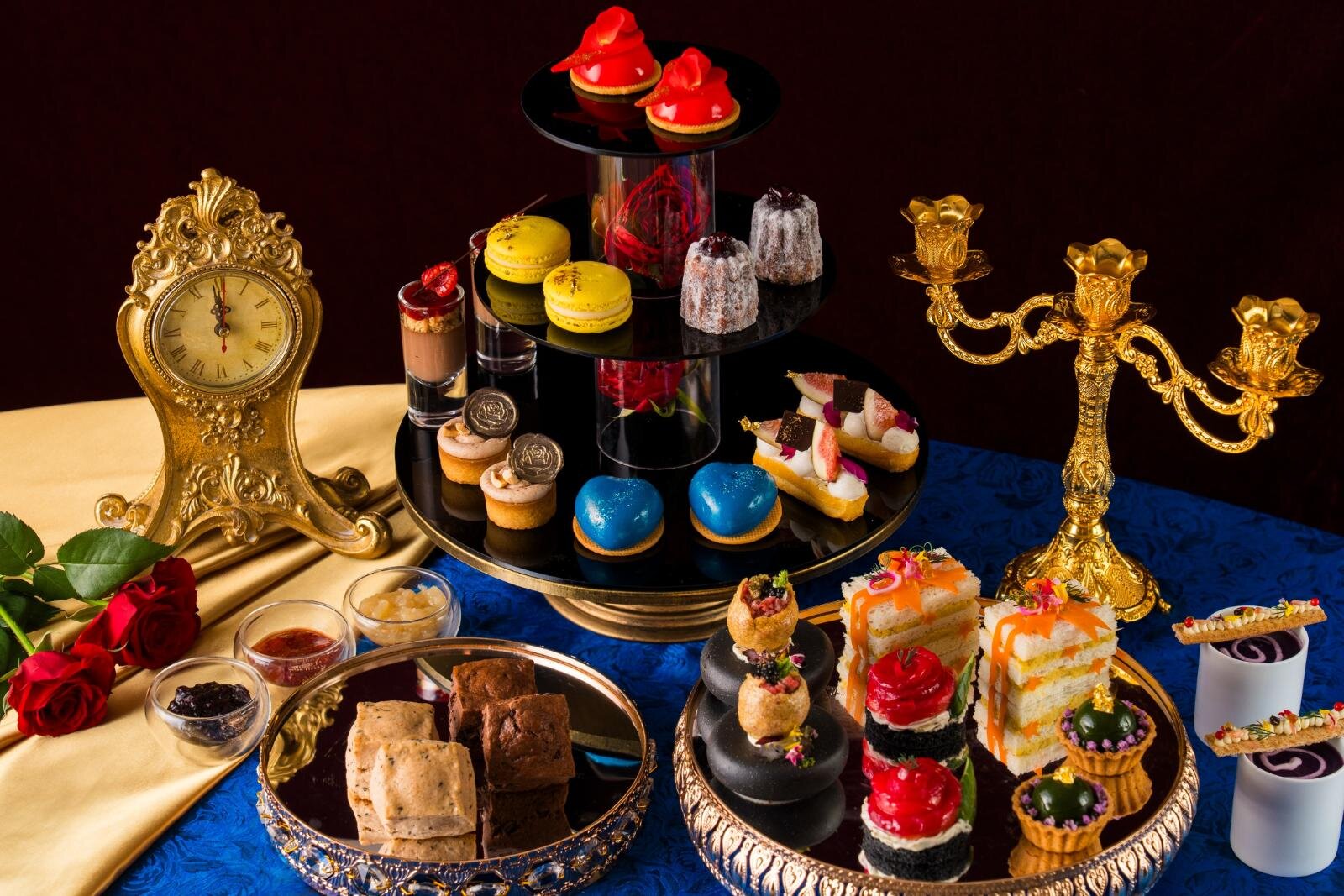 ヒルトン広島「美女と野獣」アフタヌーンティー、“真実の愛”示すミックスベリームースやドレス風マカロン