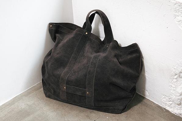 セブンバイセブン”ダークブラウン”スエードのトートバッグ、アーバンリサーチ限定で