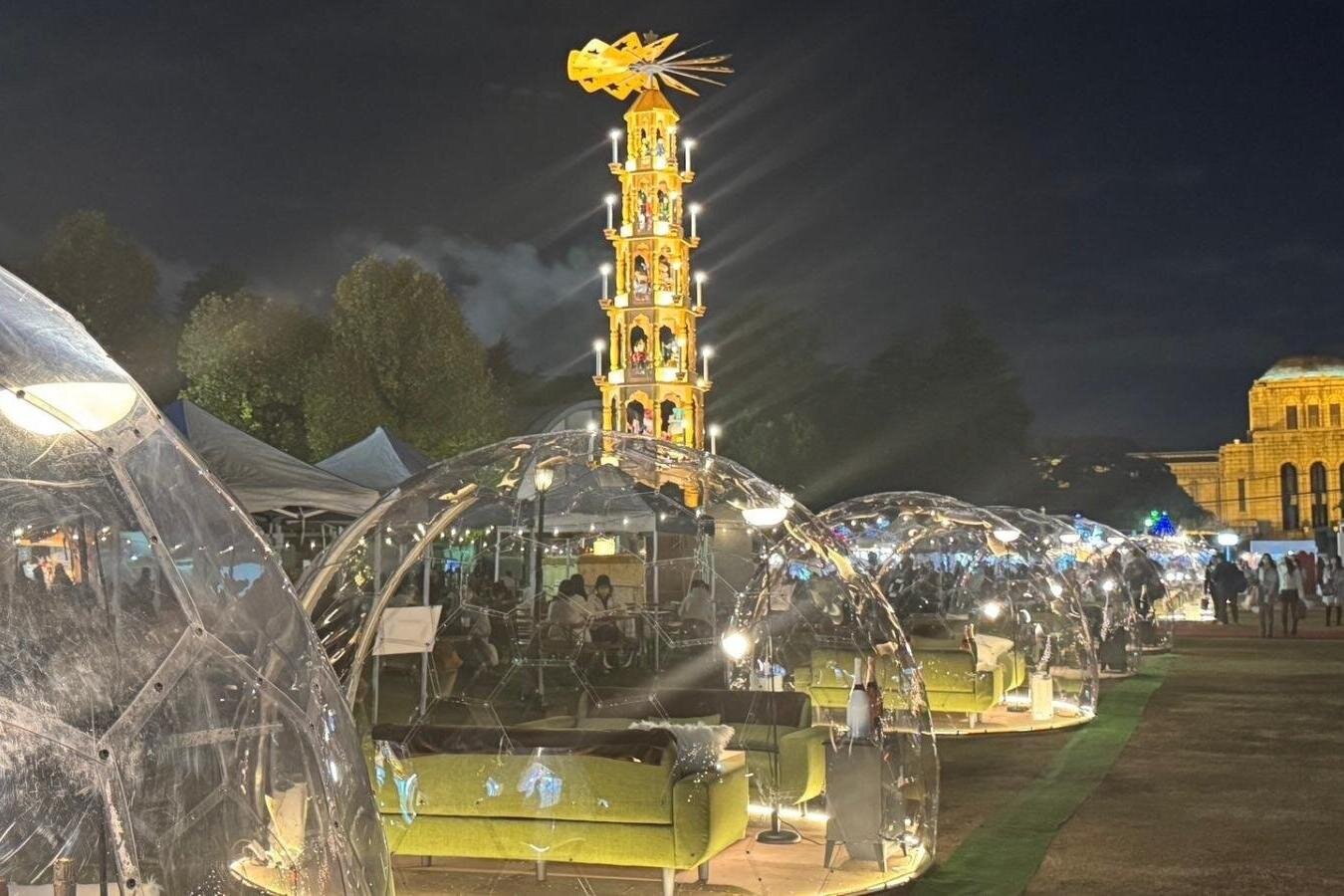 クリスマス｜明治神宮外苑で「東京クリスマスマーケット2025」巨大クリスマスピラミッドが登場