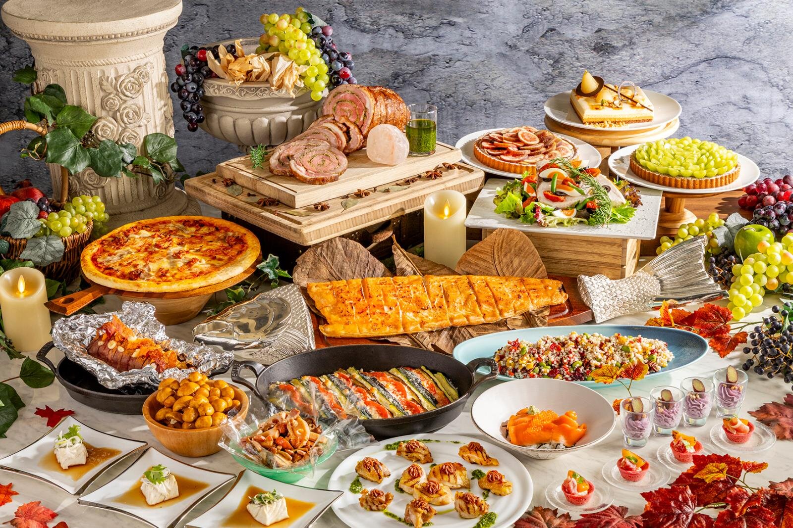 ホテルビュッフェ｜美食ビュッフェで味わう秋の味覚×シャインマスカットスイーツ、鮭やきのこ香るヒルトン東京お台場