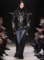 ドクターマーチン×ジュンヤ ワタナベ、“袖がブーツ”のライダース＆スタッズ付き10ホールブーツ｜写真12