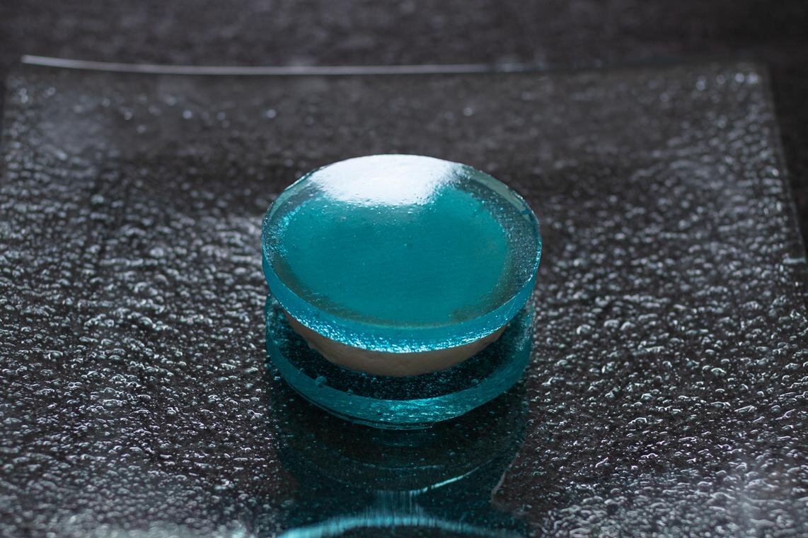 ノスタルジック｜透明バターサンド“夏空”風スカイブルーのレモンフレーバーなど、カノーブルから