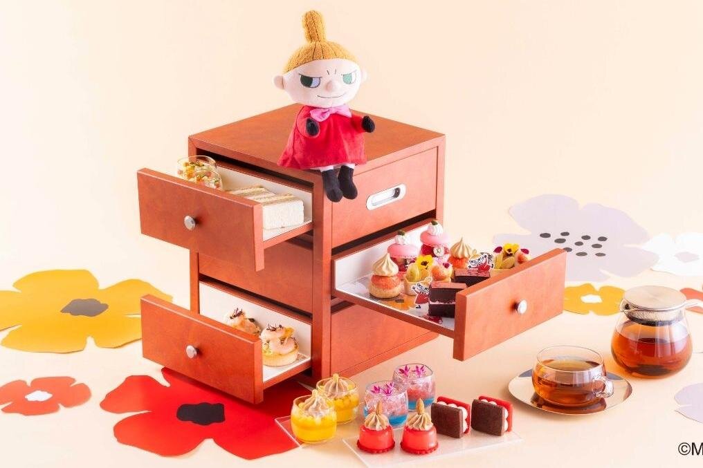 ヒルトン大阪「リトルミイのアフタヌーンティー」宝石箱のようなスイーツボックス