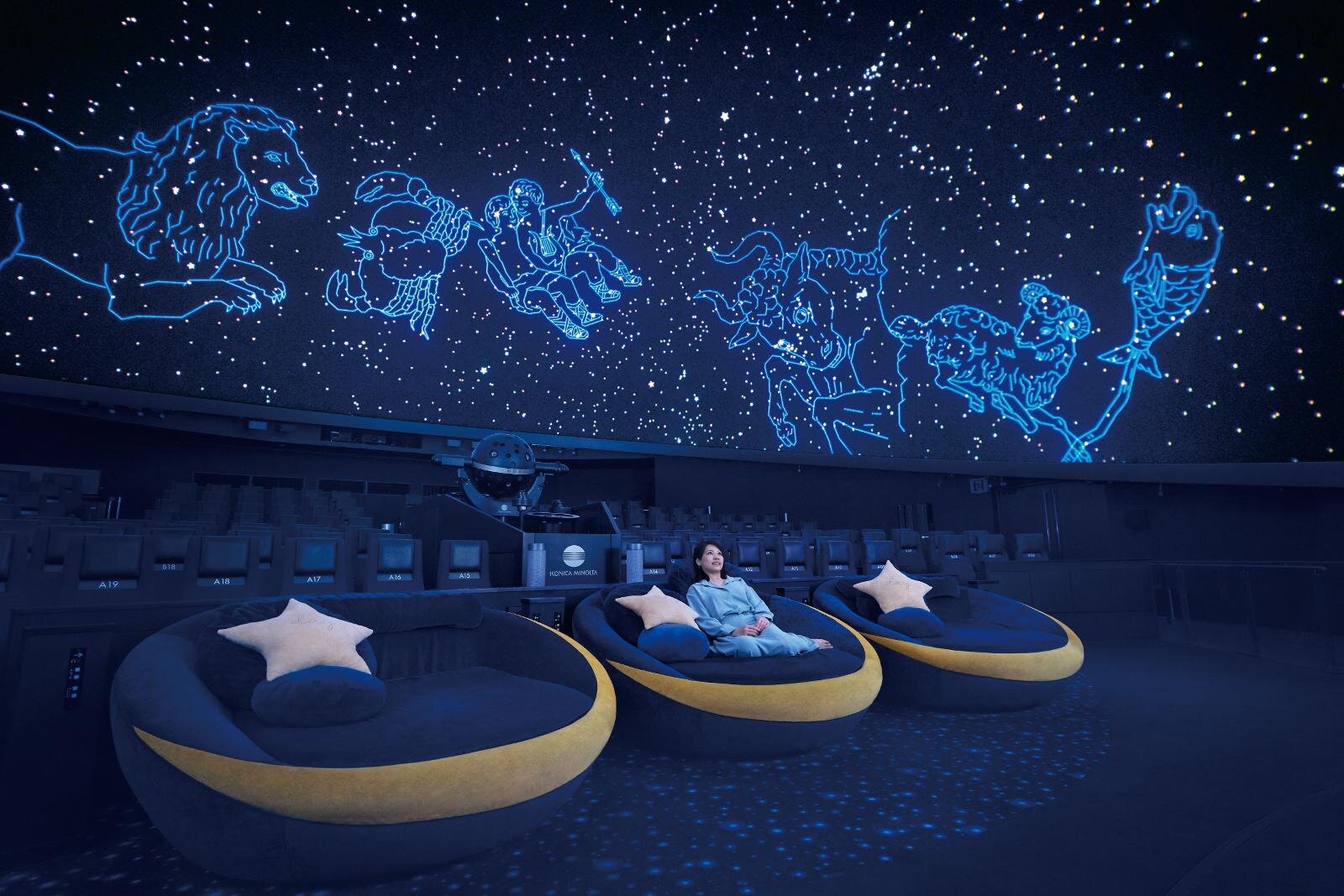押上・プラネタリウム天空×詩人・最果タヒ、星が輝く夜空に浮かんでは消えていく詩｜写真4