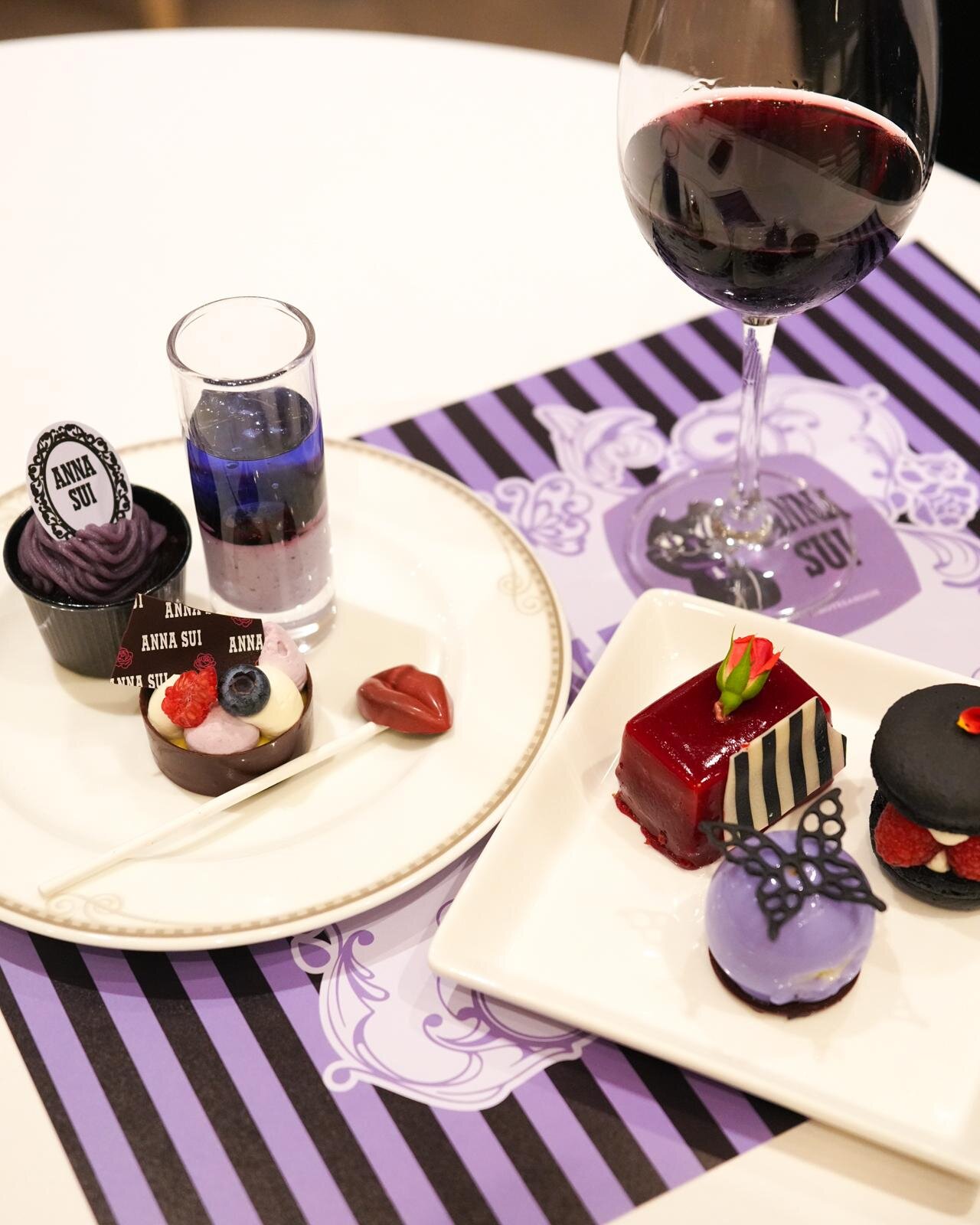 アナ スイ×ザ ストリングス 表参道の秋アフタヌーンティー、“蝶や薔薇”で彩る紫色スイーツ｜写真16