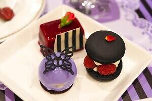 アナ スイ×ザ ストリングス 表参道の秋アフタヌーンティー、“蝶や薔薇”で彩る紫色スイーツ｜写真15