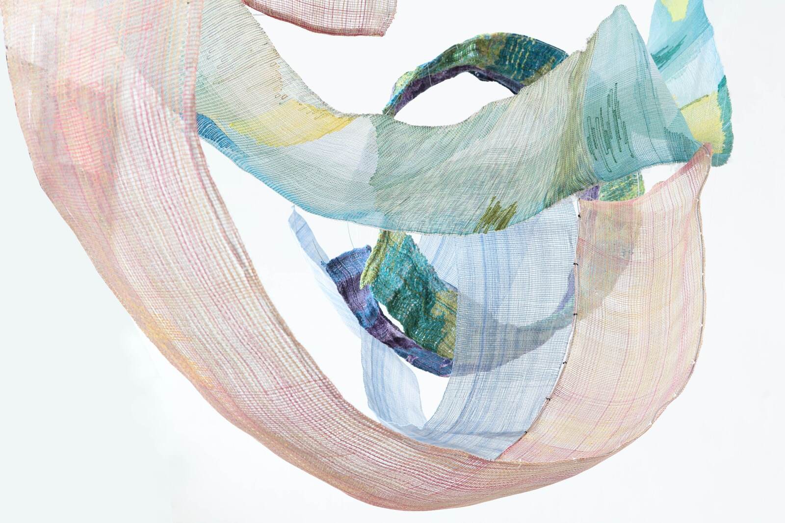 ユマ・タルー 《命の廻旋VI—布のような舌》 2021年 提供：国立民族学博物館