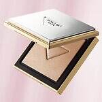 プラダ ビューティ25年クリスマスコスメ、“星屑ラメ煌めく”ツヤ肌ハイライター｜写真1