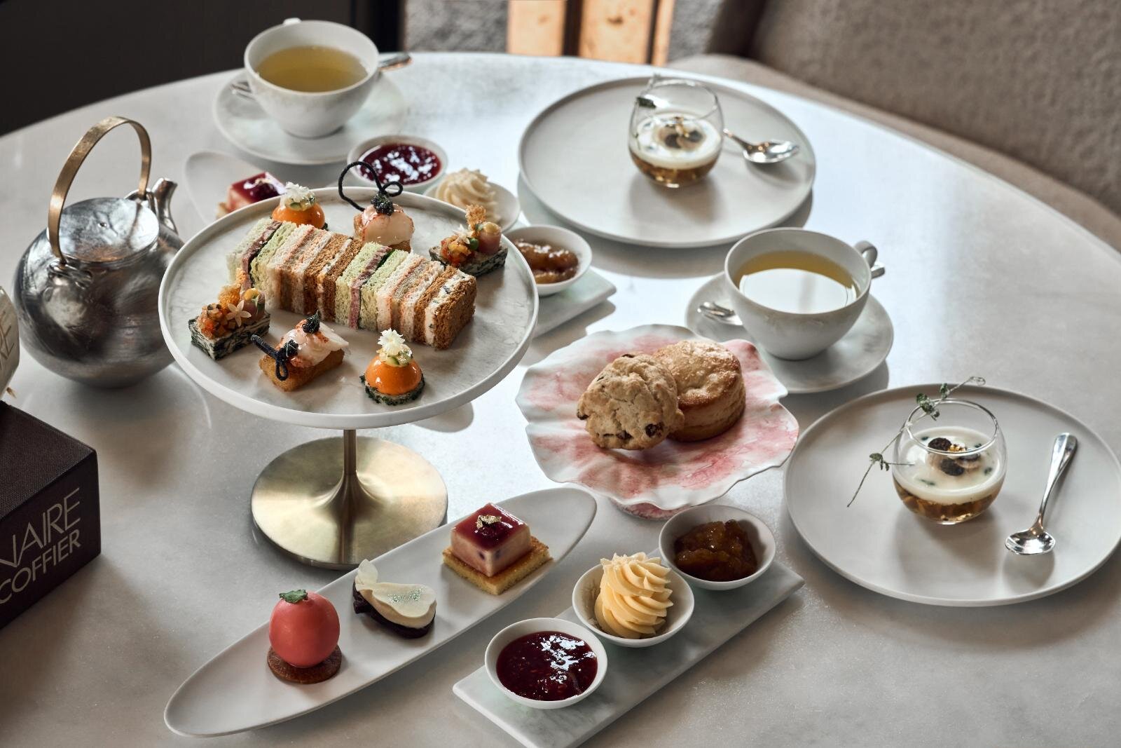 ザ・リッツ・カールトン東京「グランクラシックアフタヌーンティー」英国伝統スイーツ＆焼きたてスコーン｜写真2