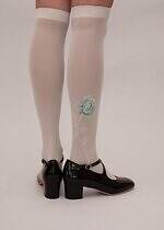 キワンダ“宇宙や神々の愛”着想25年秋冬ソックス、流れ星走るニーハイ＆可憐ないちご柄シアーソックス｜写真36