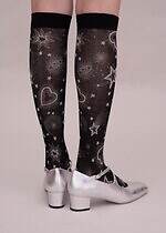 キワンダ“宇宙や神々の愛”着想25年秋冬ソックス、流れ星走るニーハイ＆可憐ないちご柄シアーソックス｜写真2