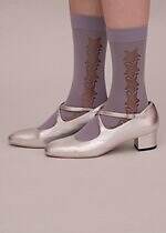 キワンダ“宇宙や神々の愛”着想25年秋冬ソックス、流れ星走るニーハイ＆可憐ないちご柄シアーソックス｜写真15