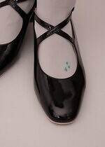 キワンダ“宇宙や神々の愛”着想25年秋冬ソックス、流れ星走るニーハイ＆可憐ないちご柄シアーソックス｜写真46