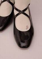 キワンダ“宇宙や神々の愛”着想25年秋冬ソックス、流れ星走るニーハイ＆可憐ないちご柄シアーソックス｜写真48