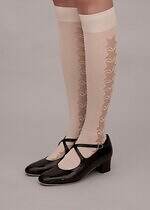 キワンダ“宇宙や神々の愛”着想25年秋冬ソックス、流れ星走るニーハイ＆可憐ないちご柄シアーソックス｜写真12