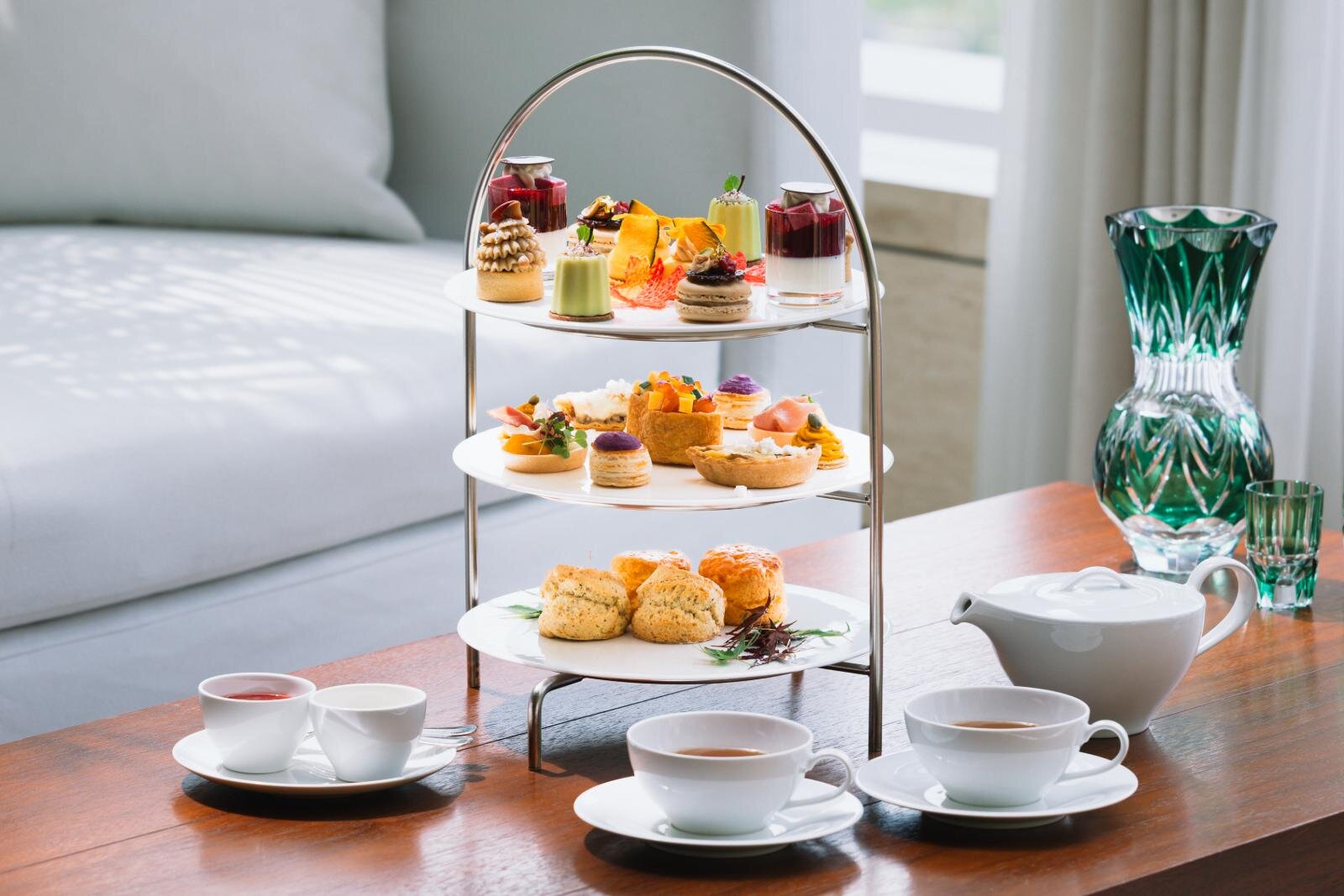 東京エディション虎ノ門の‟秋の恵み”アフタヌーンティー、かぼちゃチーズケーキ＆和栗モンブランなど