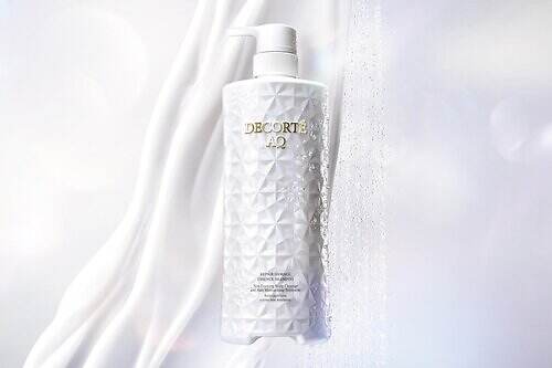 コスメデコルテ最高級「AQ」25年秋ヘアケア、“塗る美容液”うるおい艶めくトリートメントシャンプー