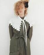 ミュベール“壁紙着想”小花柄ワンピース＆レース襟付きワークジャケット｜写真24