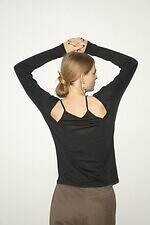 スタイリング/×ミラーの2wayレイヤードトップス、前後どちらも楽しめるVネック｜写真1