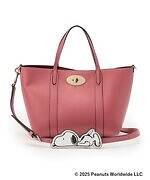 マルベリー“寝転ぶスヌーピー＆日光浴ウッドストック”のレザーバッグ、阪急うめだ限定で｜写真9