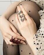 ラブ バイ イー・エム“あふれるハート”のリング＆ピアス、3連リボンのアーマーリングも｜写真33