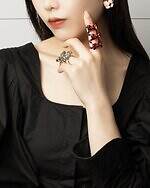 ラブ バイ イー・エム“あふれるハート”のリング＆ピアス、3連リボンのアーマーリングも｜写真27