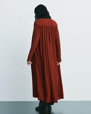 エイトン(ATON) 2021-22年秋冬ウィメンズ&メンズコレクション  - 写真14