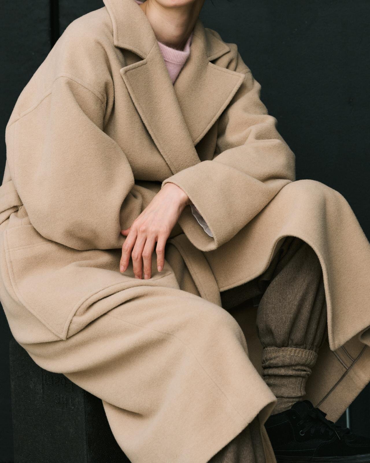 エイトン(ATON) 2022-23年秋冬ウィメンズ&メンズコレクション  - 写真30