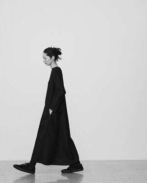 エイトン(ATON) 2022-23年秋冬ウィメンズ&メンズコレクション  - 写真23