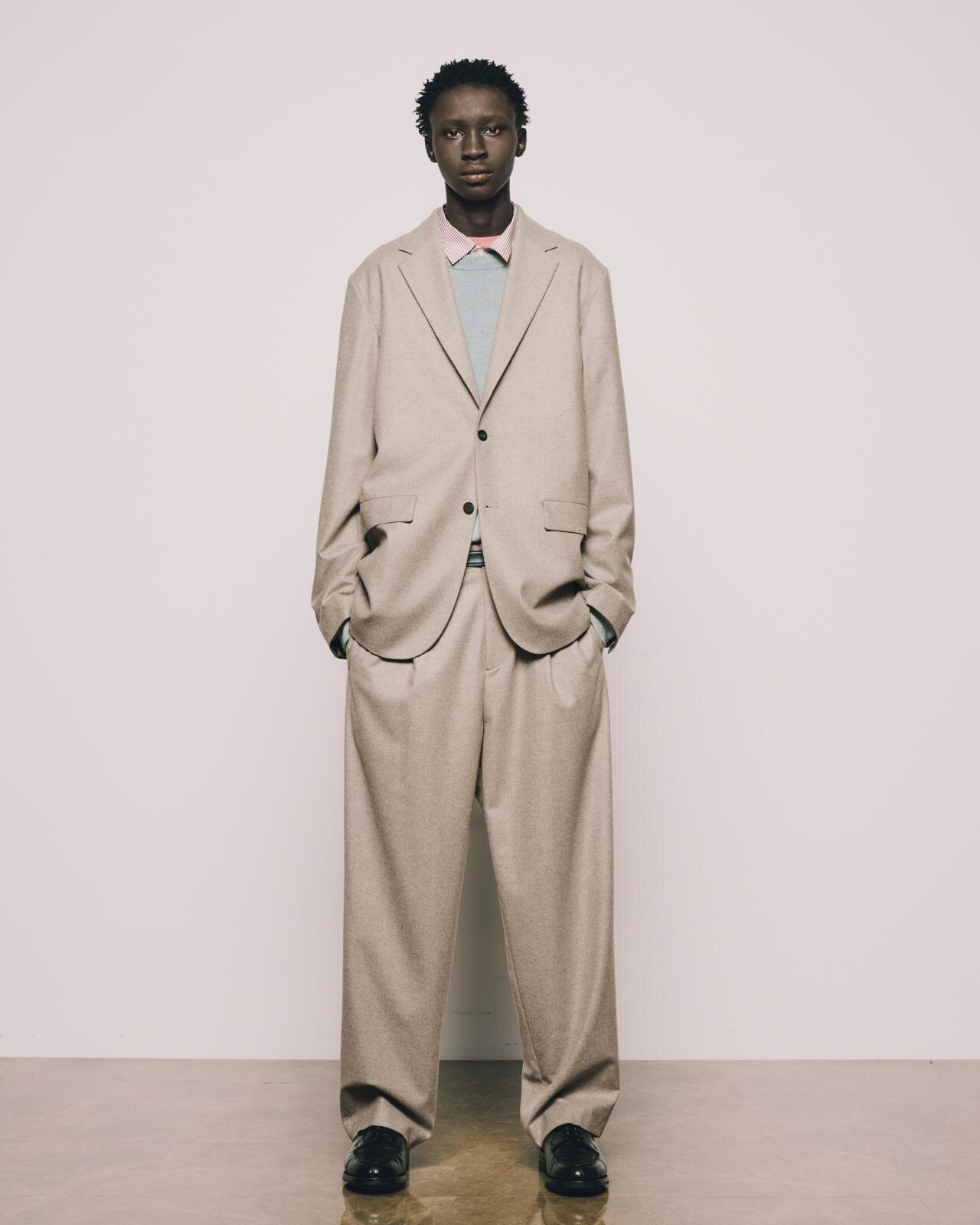 エイトン(ATON) 2024-25年秋冬ウィメンズ&メンズコレクション  - 写真22