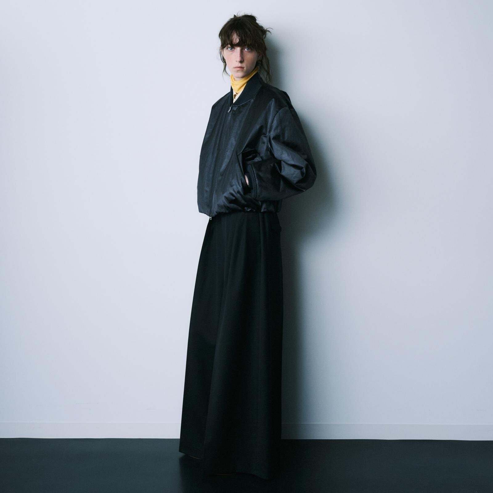 【美品】アヴェドン　ファッション OnitsukaTigerAW25 YELLOW COLLECTION コレクションのテーマは