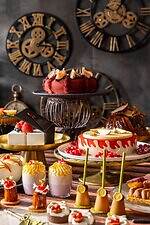 「魔女と魔法使いの学校」テーマの秋スイーツビュッフェ、“マジカル”なスイーツがヒルトン東京で｜写真2