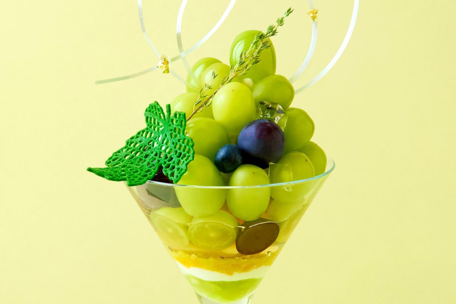 マスカット｜リーガロイヤルホテル大阪‟まるで一房のぶどう”シャインマスカットパフェ、巨峰シャーベットを重ねて