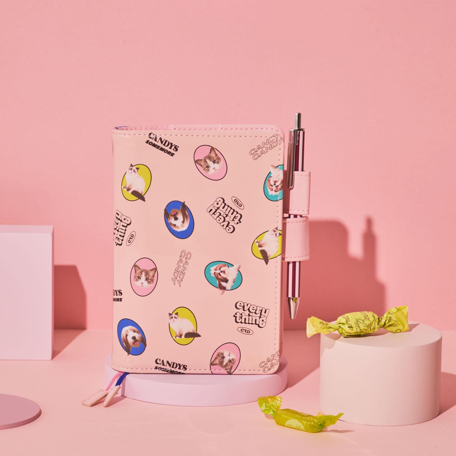 ＜キャンディストリッパー＞ オリジナルサイズ(A6)手帳カバー「DOG&CAT RANDOM(pink)