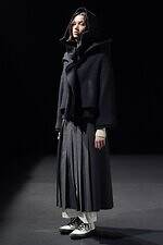 Y'sの秋冬ウェア、“モッズコート風”ドレスやグラデーションのウォッシュデニムシャツ｜写真2