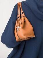 トッズのバケット型ミニバッグ、RHC ロンハーマン限定色のライトブルー＆ブラウン｜写真5