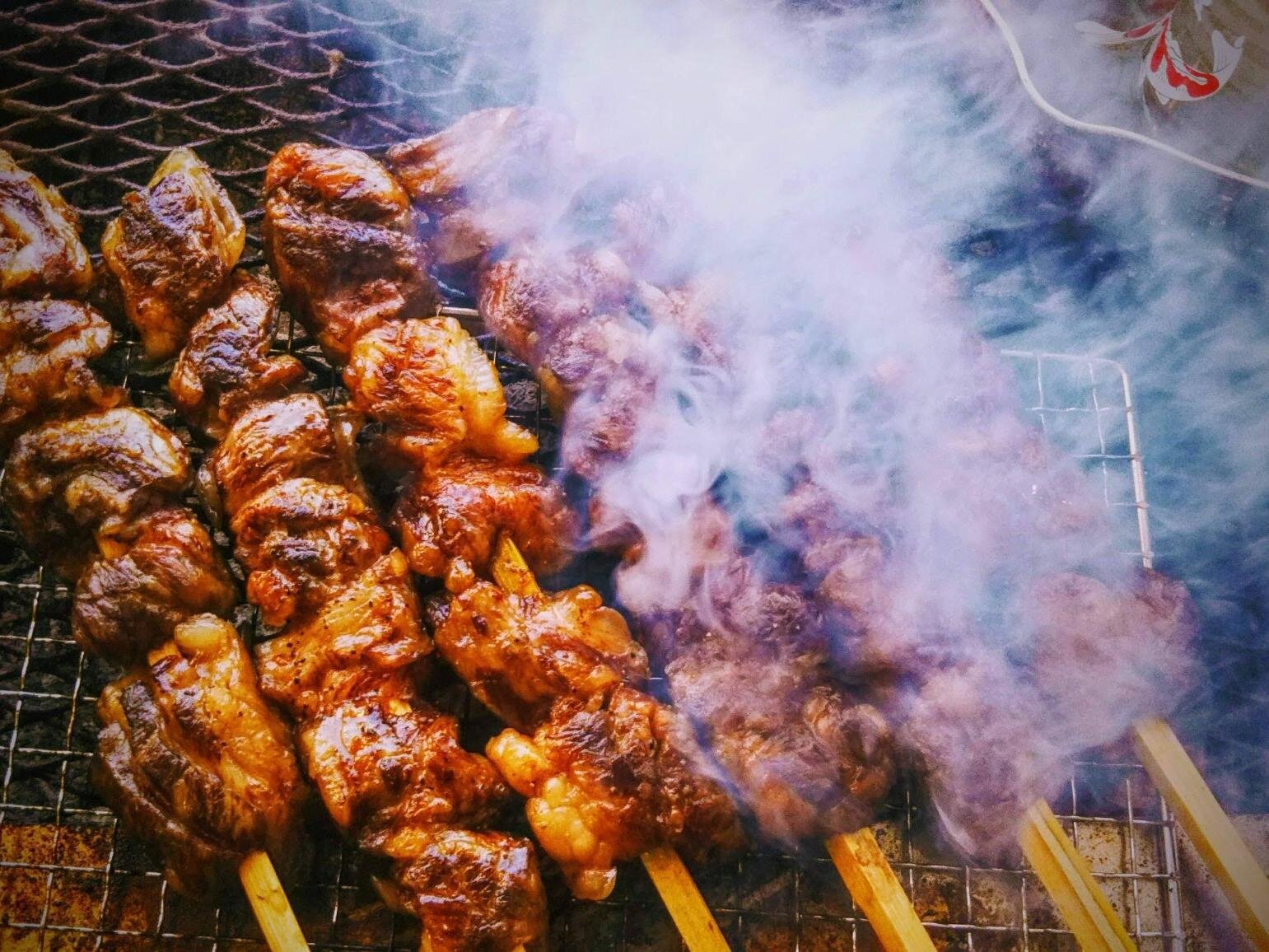 東京・日比谷公園「肉祭」熟成リブステーキや大判厚切り牛タン串など肉料理集結、キンキンのビールも｜写真11