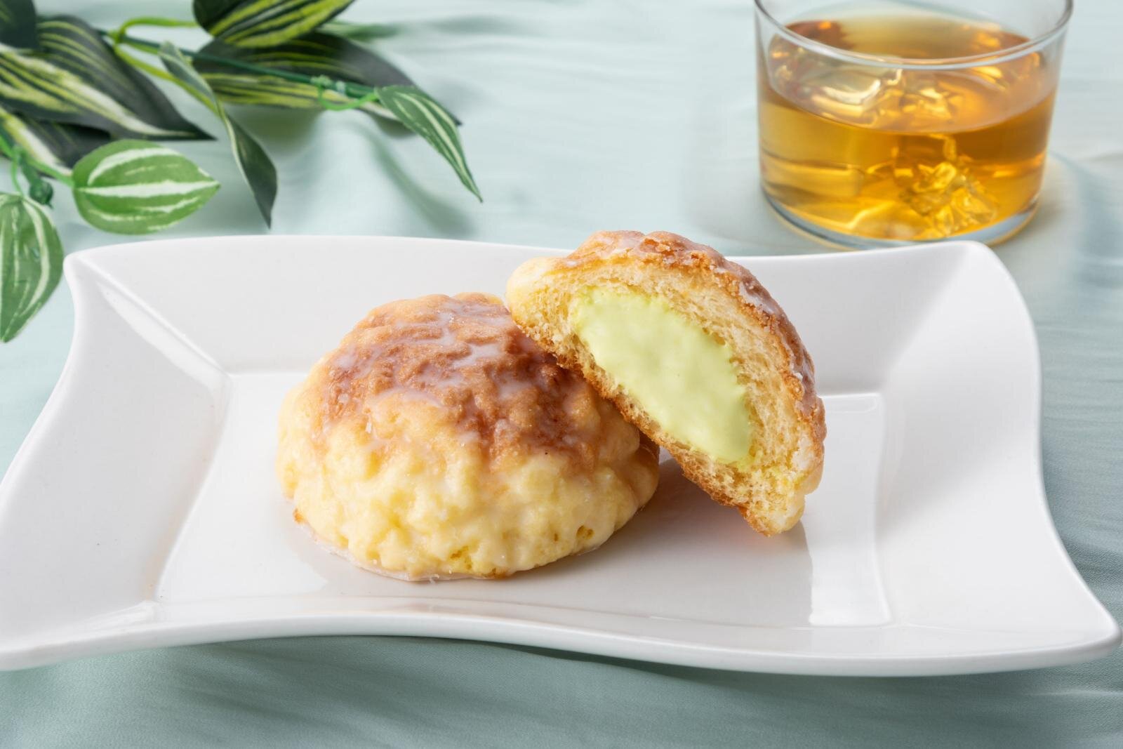 「冷やして食べる くりーむメロンパン 静岡クラウンメロン」298円