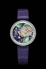 ヴァン クリーフ＆アーペルのジュエリーウォッチ、”ラズベリー＆ブルーベリー”に妖精が戯れる腕時計｜写真4
