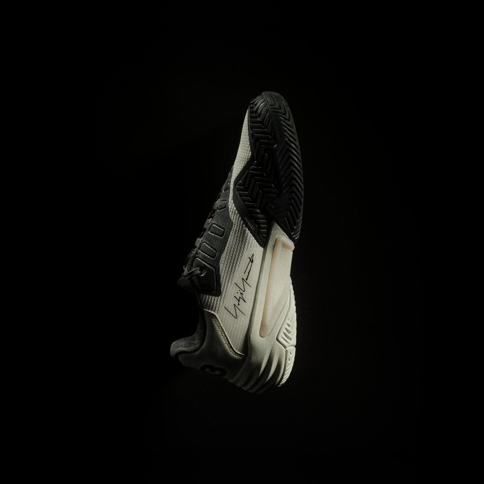 バリケード 13 Y-3 テニスシューズ 31,900円 