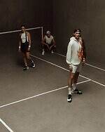 Y-3“毛筆スリーストライプス”のテニスシューズ、水墨画風グラフィックTシャツなどウェアも｜写真31