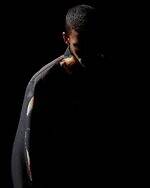 Y-3“毛筆スリーストライプス”のテニスシューズ、水墨画風グラフィックTシャツなどウェアも｜写真24