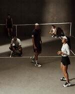 Y-3“毛筆スリーストライプス”のテニスシューズ、水墨画風グラフィックTシャツなどウェアも｜写真32