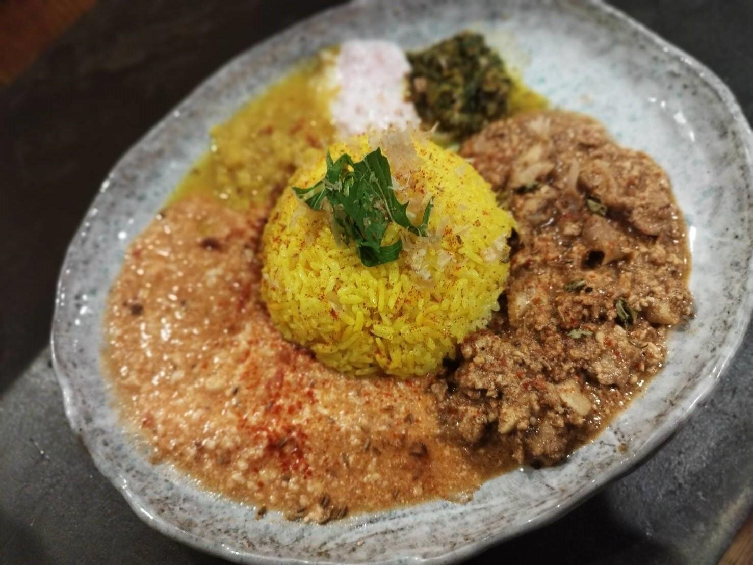 「創作カレーツキノワ」軟骨入り鶏キーマ＆明太キーマ あいがけカレー(1人前) 2,000円 ※伊勢丹新宿店限定・8月20日(水)～21日(木)出店