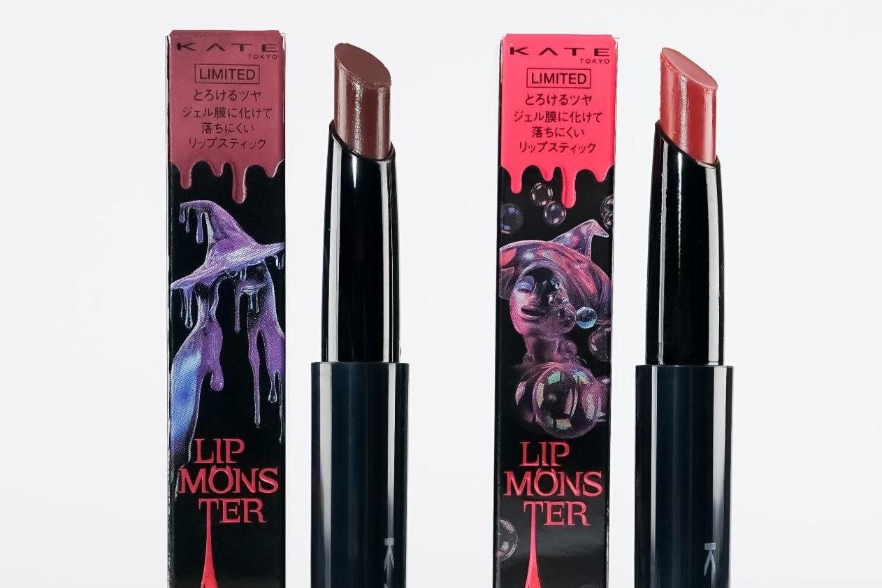 ケイト「リップモンスター」"魔女風”深みレッド、USJとの共創アトラクションに登場する魔女イメージ