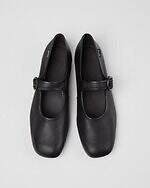 カンペール“バレエ着想”レースアップのフラットパンプス＆レザーシューズ｜写真17