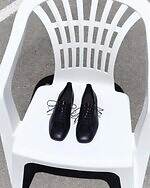 カンペール“バレエ着想”レースアップのフラットパンプス＆レザーシューズ｜写真21