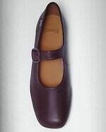 カンペール“バレエ着想”レースアップのフラットパンプス＆レザーシューズ｜写真26