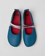 カンペール“バレエ着想”レースアップのフラットパンプス＆レザーシューズ｜写真7